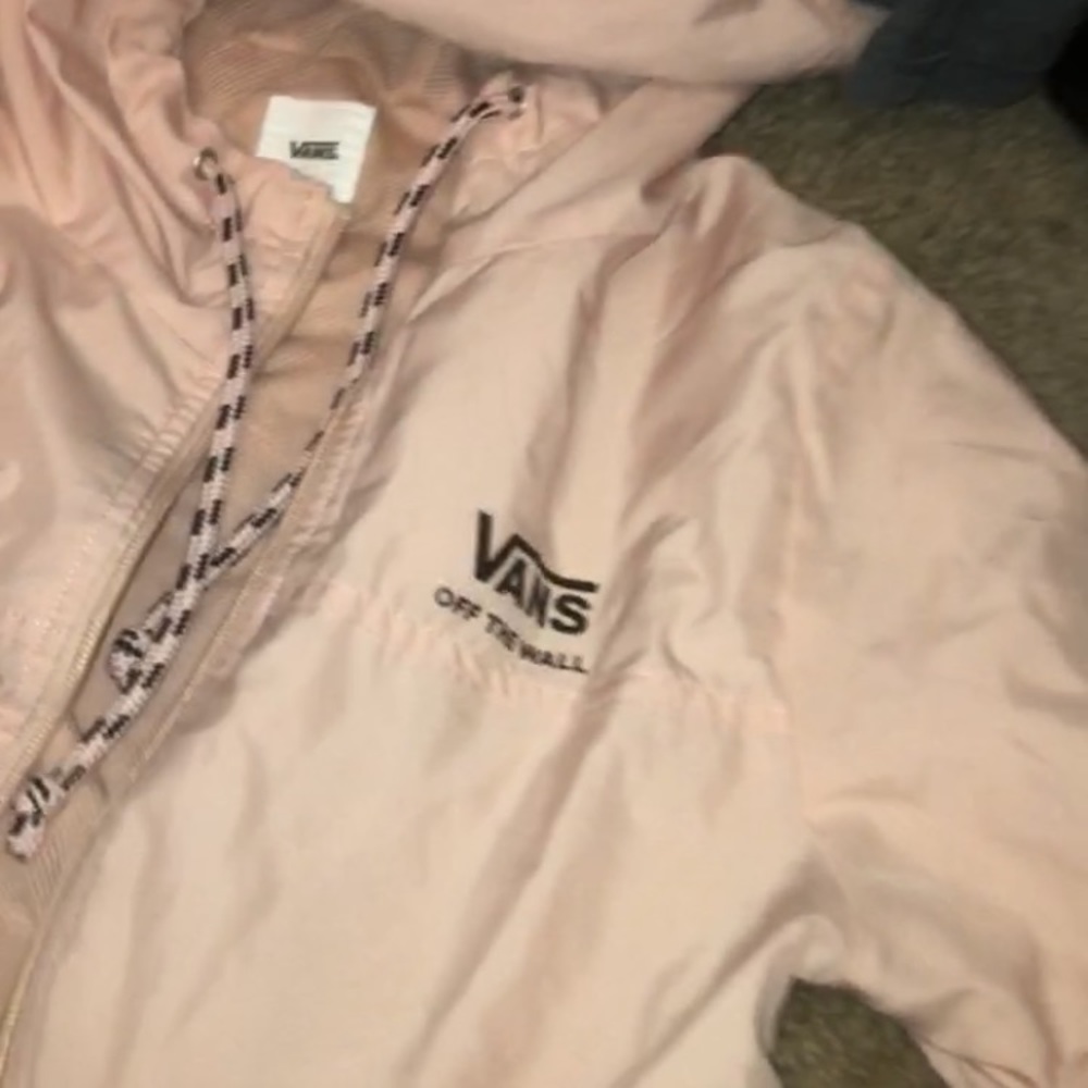 Woman’s vans windbreaker